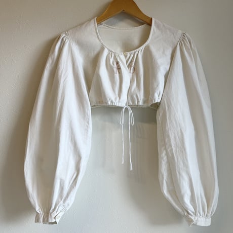 〈vintage〉cross stitch & volume sleeve cropped blouse
