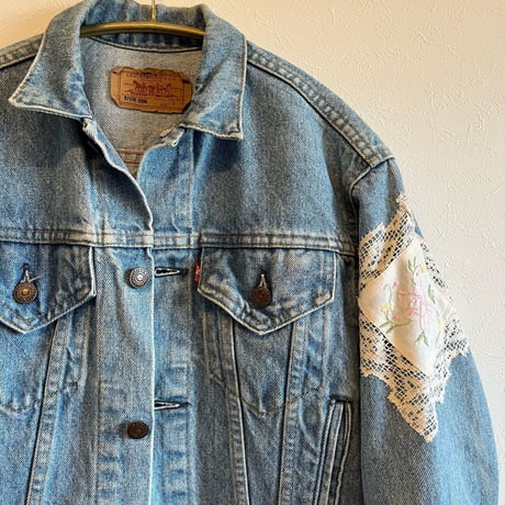 〈vintage〉made in USA/"Levi's" embroidery patch denim jacket