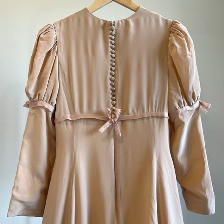 〈vintage〉back button & gigot sleeves dress