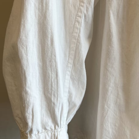 〈antique〉nocollar cotton blouse