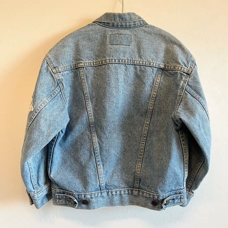 〈vintage〉made in USA/"Levi's" embroidery patch denim jacket