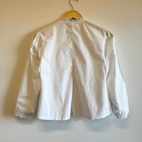 〈antique〉cotton blouse with initial embroidery