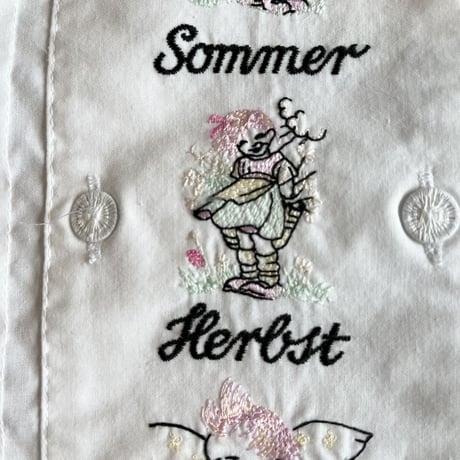 〈vintage〉four seasons embroidery blouse