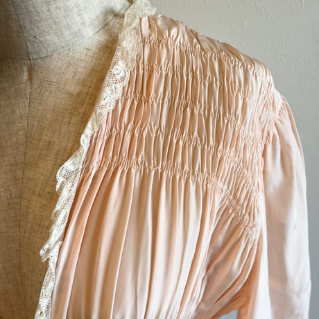 〈vintage〉shirring design gown with bow