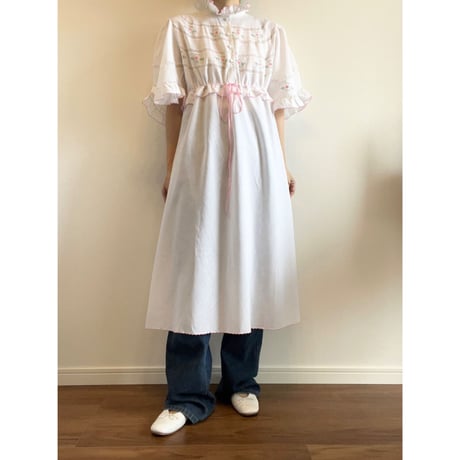 〈vintage〉flower embroidery onepiece