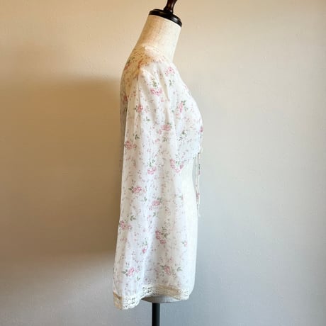 〈vintage〉rose pattern cropped blouse