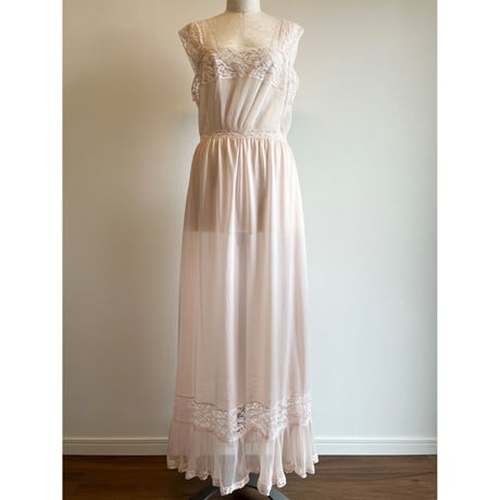 〈vintage〉baby pink nylon slip
