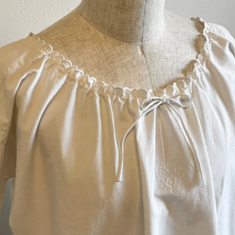 〈antique〉scalloped edge & embroidery cotton onepiece