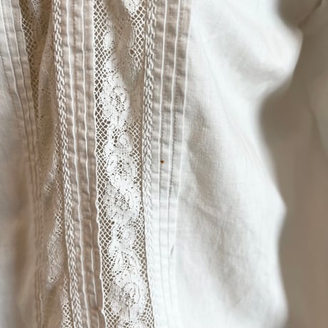 〈antique〉lace trim blouse