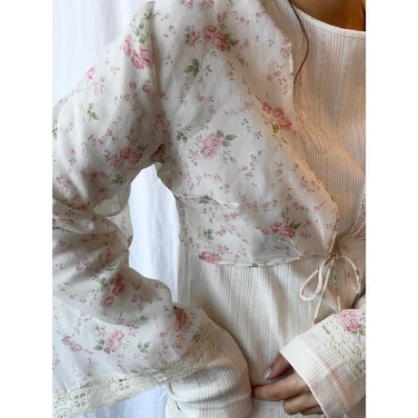 〈vintage〉rose pattern cropped blouse