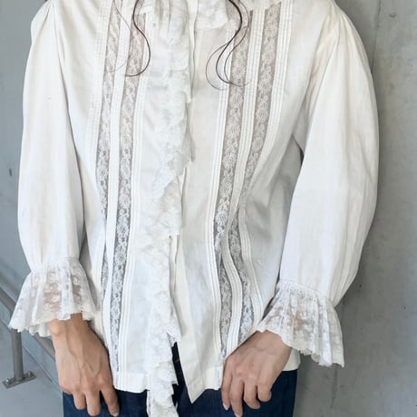 〈antique〉lace trim blouse