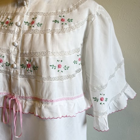 〈vintage〉flower embroidery onepiece