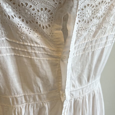 〈antique〉eyelet cotton onepiece