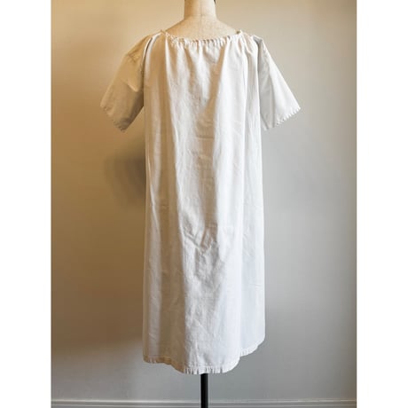 〈antique〉scalloped edge & embroidery cotton onepiece