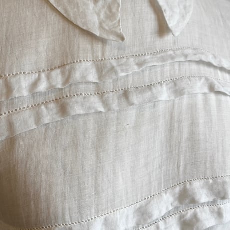〈antique〉communion onepiece half length