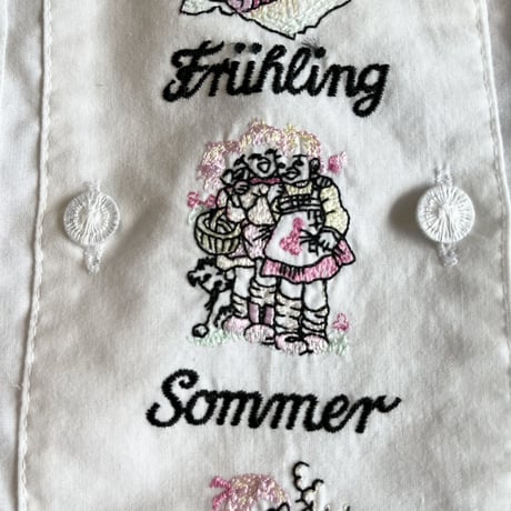 〈vintage〉four seasons embroidery blouse