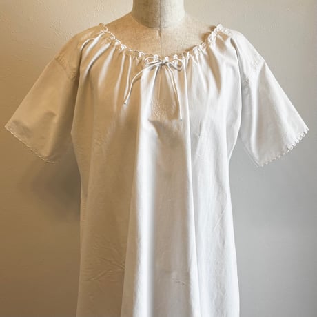 〈antique〉scalloped edge & embroidery cotton onepiece