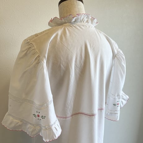 〈vintage〉flower embroidery onepiece