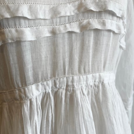 〈antique〉communion onepiece half length