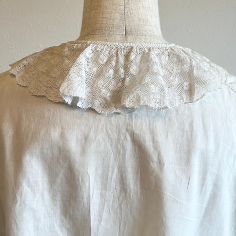 〈antique〉lace trim blouse