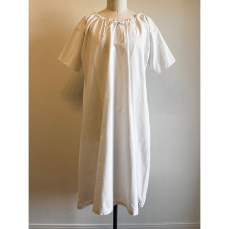 〈antique〉scalloped edge & embroidery cotton onepiece