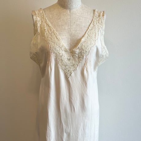〈antique〉baby pink silk slip