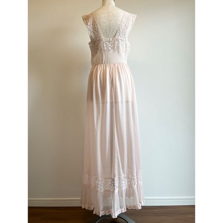 〈vintage〉baby pink nylon slip