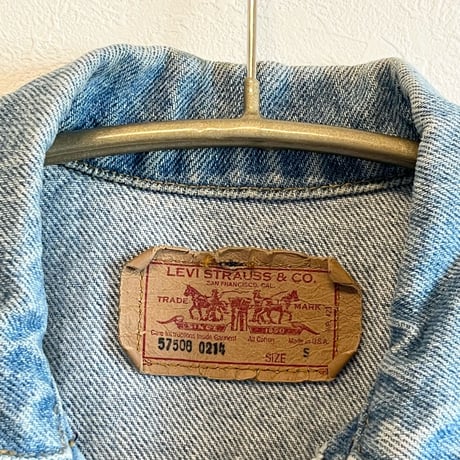 〈vintage〉made in USA/"Levi's" embroidery patch denim jacket