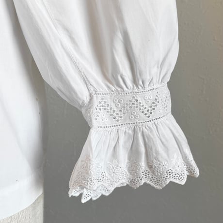 〈antique〉big collar cotton blouse
