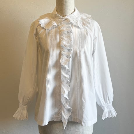 〈antique〉big collar cotton blouse