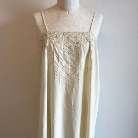 〈vintage〉made in Italy / rose embroidery onepiece