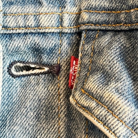 〈vintage〉made in USA/"Levi's" embroidery patch denim jacket