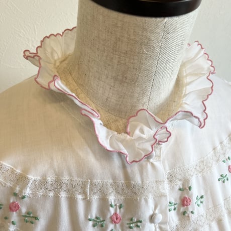〈vintage〉flower embroidery onepiece
