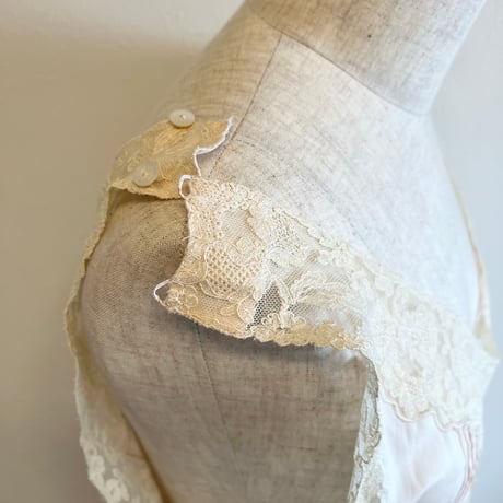 〈antique〉baby pink silk slip