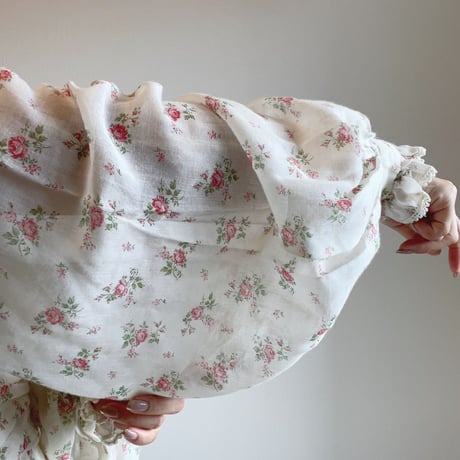 〈vintage〉 petit rose pattern shirring one-piece