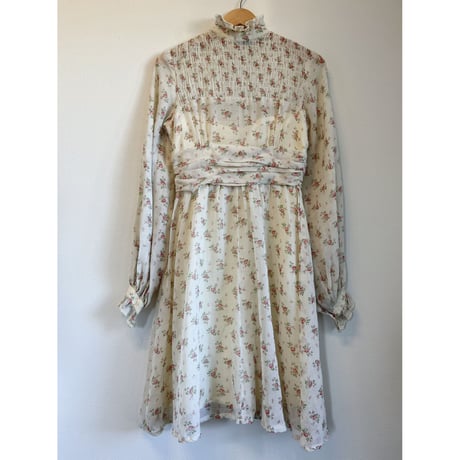 〈vintage〉 petit rose pattern shirring one-piece