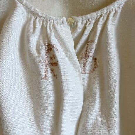 〈vintage〉cross stitch & volume sleeve cropped blouse