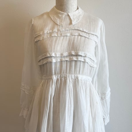 〈antique〉communion onepiece half length
