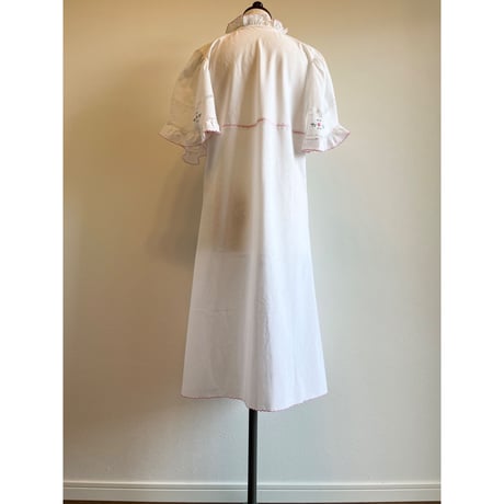 〈vintage〉flower embroidery onepiece