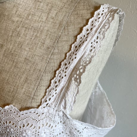 〈antique〉eyelet cotton onepiece