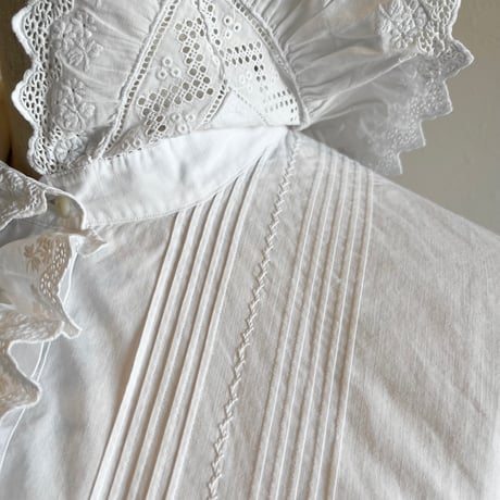 〈antique〉big collar cotton blouse