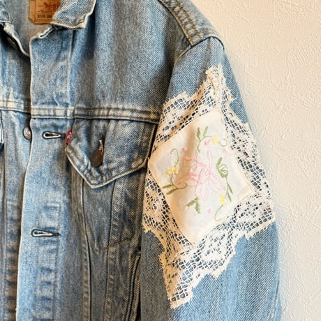 〈vintage〉made in USA/"Levi's" embroidery patch denim jacket