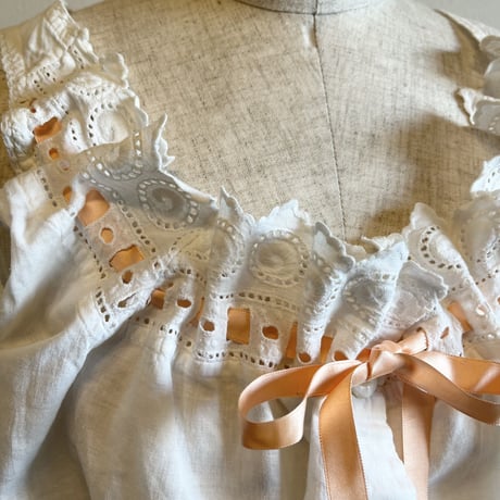 〈vintage〉ladder lace cotton blouse
