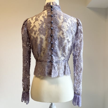 〈vintage〉back button lace blouse