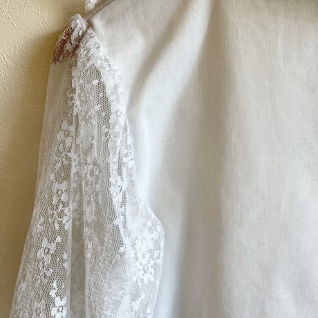〈vintage〉lace sleeve blouse