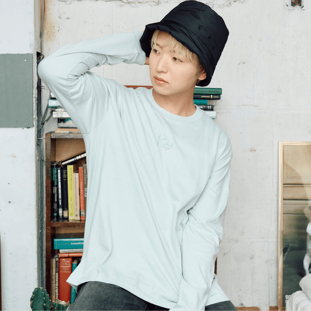 KIKI AND DAYS］刺繍ロゴロングスリーブTシャツ | Chiaki Ito Off