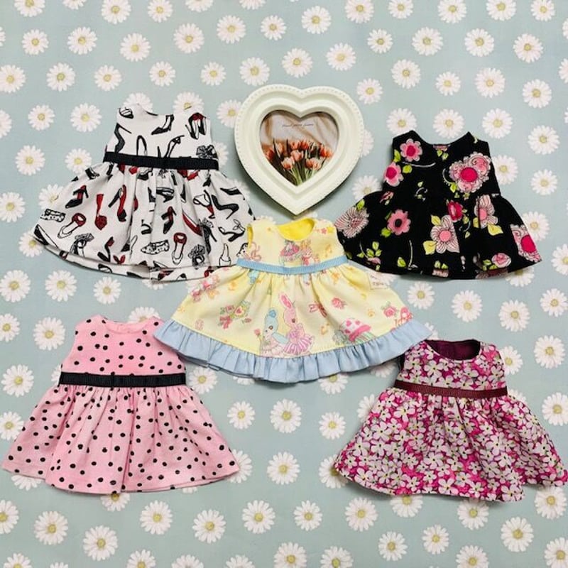 ていねいに作るドール服】ダウンロード型紙26cmドール ワンピース5種類