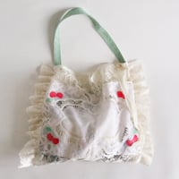 embroidery lace bag  (cherry)