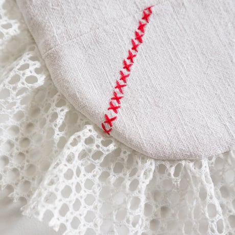 vintage embroidery poich "e"