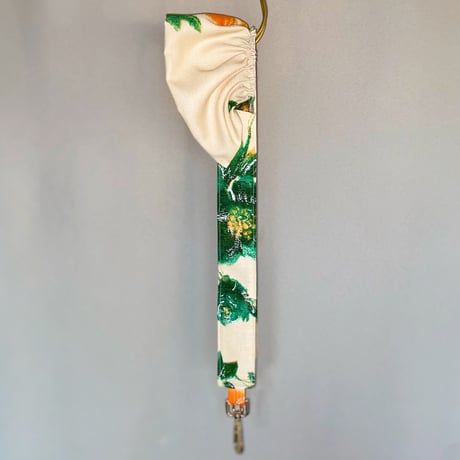 shoulder strap   ”i"